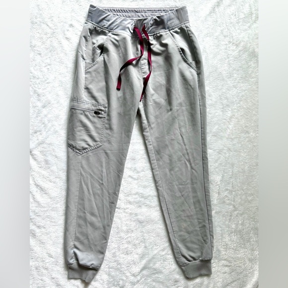 Figs XS Scrubs Set! Gray Zamora Jogger and Casma Top - Picture 6 of 8